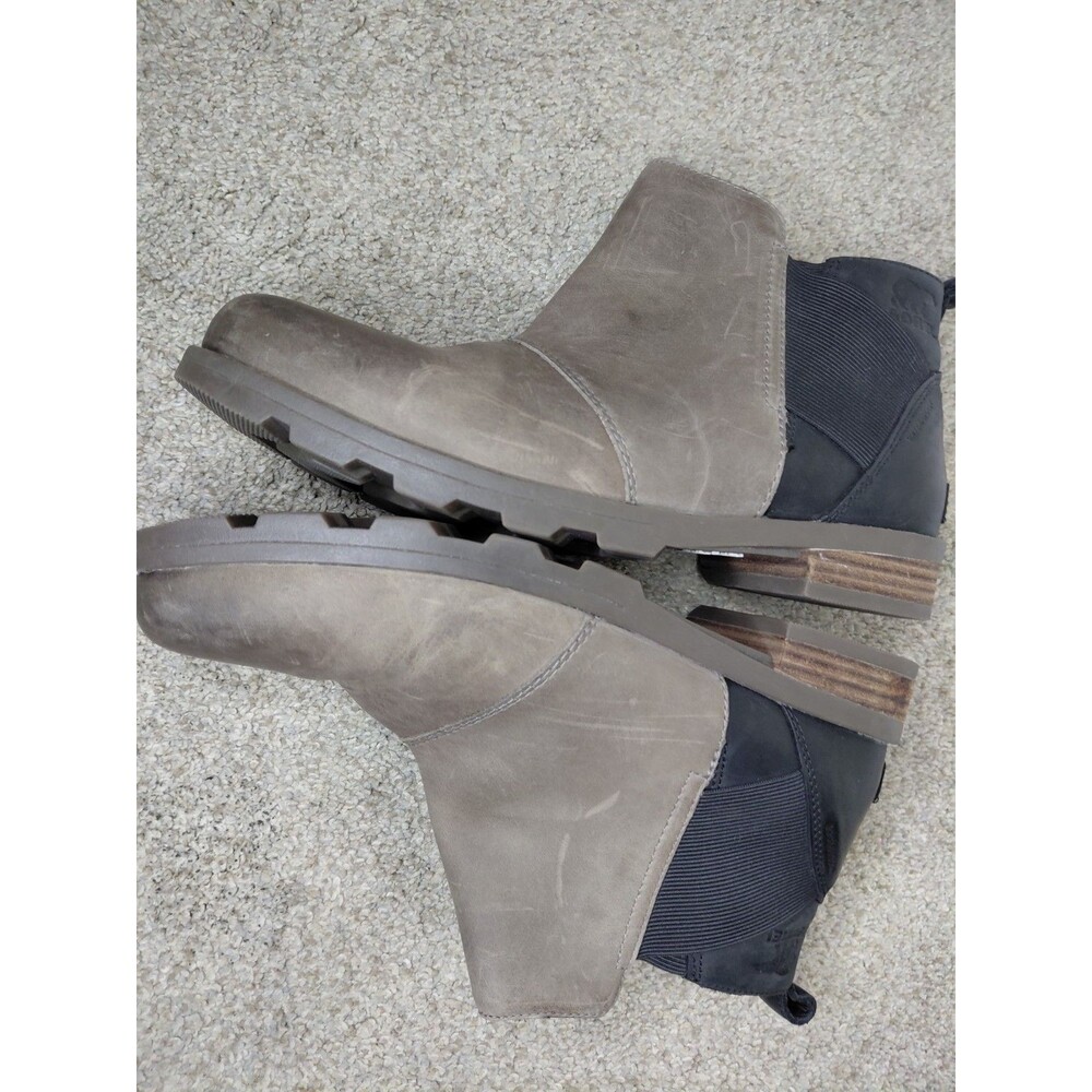 Sorel Taupe and Black Ankle Booties - Picture 5 of 16